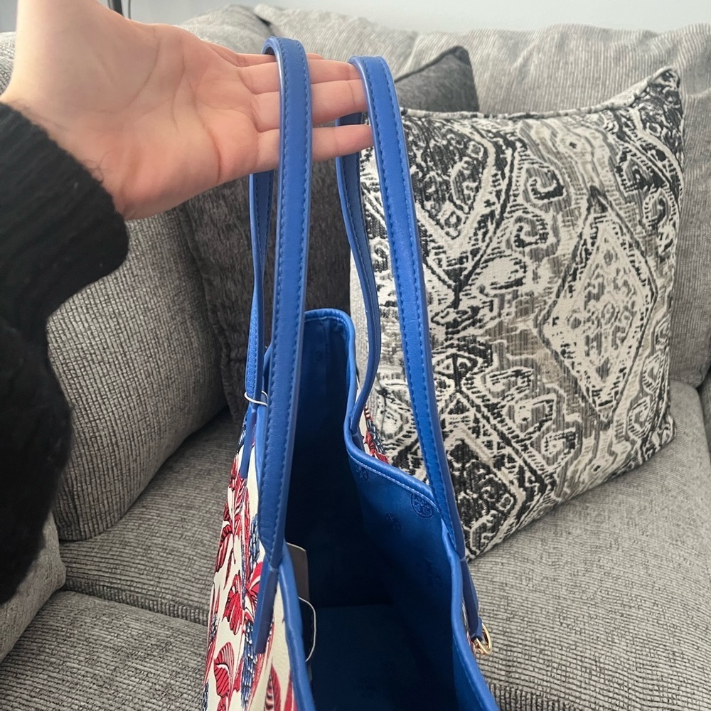 Floral Tote Bag with Blue and Red Accents - Picture 4 of 14